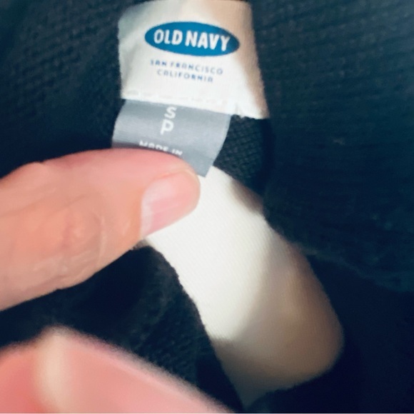 Old Navy Black turtleneck. size small sweater. - Picture 5 of 9